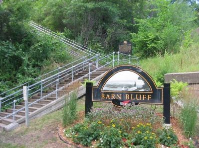 Barn Bluff Marker. Click for full size. Barn Bluff Marker image. Click for full size.