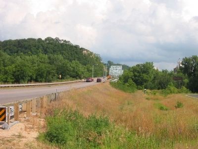 Mt. La Grange / Barn Bluff. Click for full size. Mt. La Grange / Barn Bluff image. Click for full size.