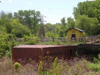 Enlarged Erie Canal Lock 23<br>Lock Tender's Hut & Wooden Pier image. Click for full size.