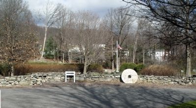 Central plaza in Seamanville Cemetery, site of 1783 Presbyterian Meeting House. image. Click for full size.
