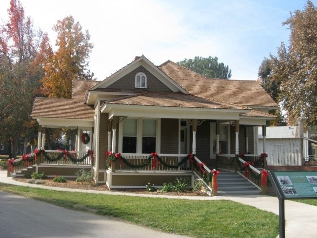 Lόpez-Hill House and Marker. Click for full size. Lόpez-Hill House and Marker image. Click for full size.