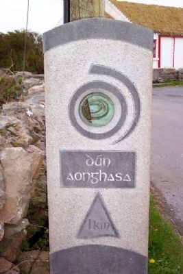 Dn Aonghus 1 Km Marker image. Click for full size.