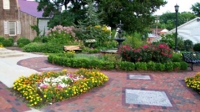 Christmas Tree Park, Fountain, and Markers image. Click for full size.