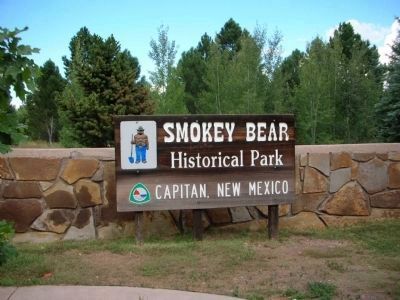 Historical Park Sign image. Click for full size.