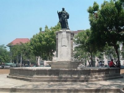 Plaza de Roma. Click for full size. Plaza de Roma image. Click for full size.