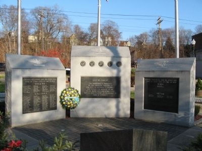 Ansonia Veterans Monument image. Click for full size.