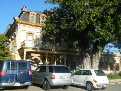 Hotel Bayview. Click for full size. Hotel Bayview image. Click for full size.