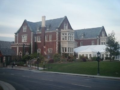 Kohl Mansion. Click for full size. Kohl Mansion image. Click for full size.