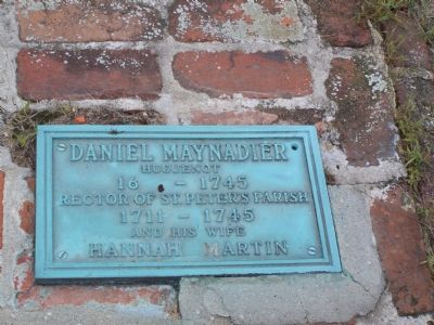 Grave of Rev. Daniel Maynadier and his wife. image. Click for full size.