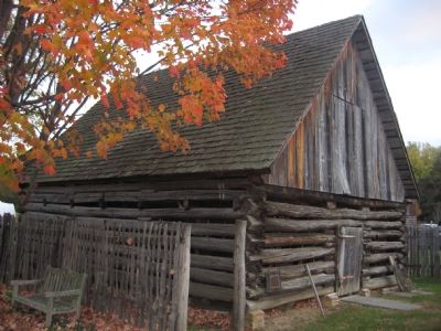 Tobacco Barn image. Click for full size.