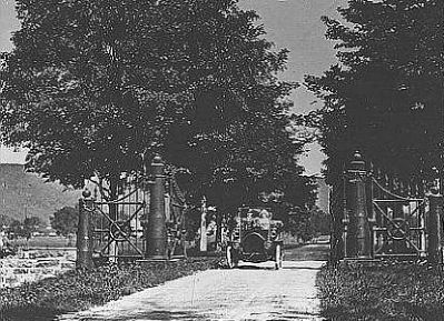 Vintage photograph of the Cannon Gate image. Click for full size.