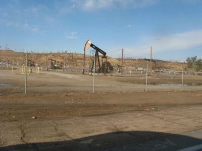 Kern River Oil Fields image. Click for full size.