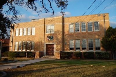 Blackshear Elementary School image. Click for full size.