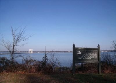 York River view (facing upriver) image. Click for full size.