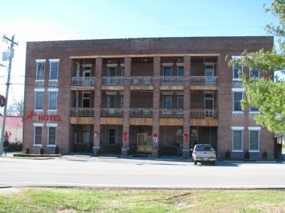 Walking Horse Hotel image. Click for full size.