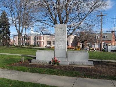 Stratford Veterans Monument image. Click for full size.