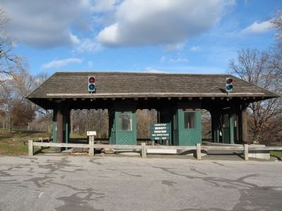Merritt Parkway Toll Booth Plaza image. Click for full size.