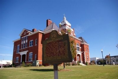 Monroe County Marker and Courthouse image. Click for full size.