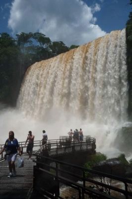 View from trail near <i>Salto Dos Hermanas</i>. Click for full size. View from trail near <i>Salto Dos Hermanas</i> image. Click for full size.