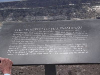 The "Firepit" of Halema'uma'u Marker image. Click for full size.