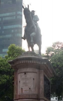 General Manuel Luís Osório - statue in the Praça 15 de Novembro: image. Click for full size.