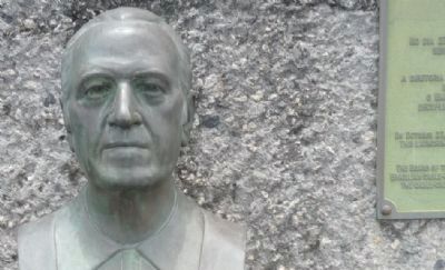 Bust of Cristóvão Leite de Castro, adjacent to the CCAPA Marker. Click for full size. Bust of Cristóvão Leite de Castro, adjacent to the CCAPA Marker image. Click for full size.