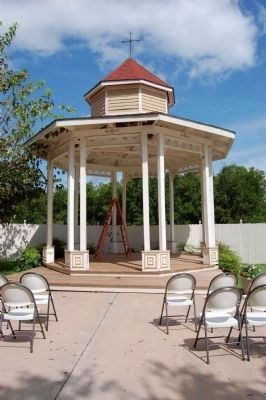 Gazebo on the Page-Decrow-Weir House grounds image. Click for full size.