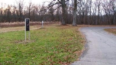 Fort Ancient Dwelling Marker image. Click for full size.