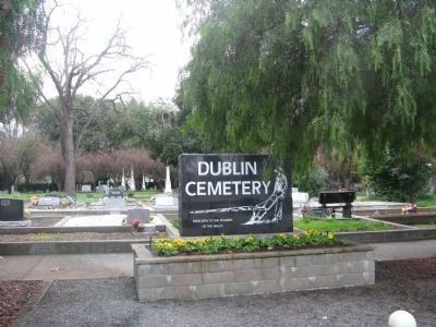 Dublin Cemetery image. Click for full size.
