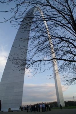 The Gateway Arch image. Click for full size.