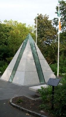 National Memorial to members of the Defence Forces and Marker image. Click for full size.