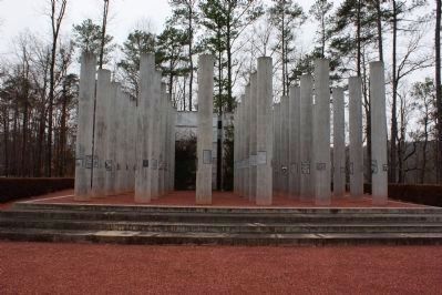 The Regiment of Columns of the Alabama Veterans Memorial image. Click for full size.