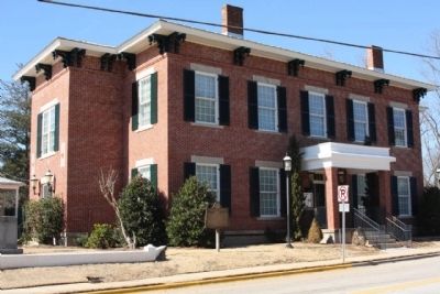 Columbia County Marker and Courthouse. Click for full size. Columbia County Marker and Courthouse image. Click for full size.