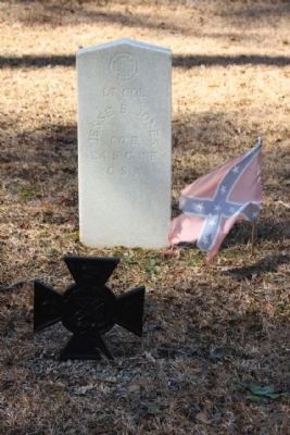 Cross Swamp Methodist Church Confederate Veteran, in old cemetery section image. Click for full size.