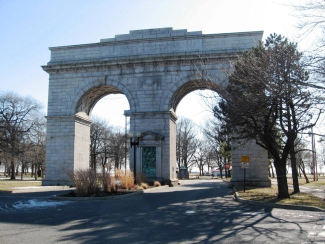 Perry Memorial Arch image. Click for full size.