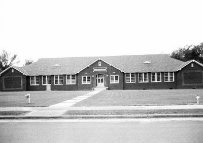 Willow Consolidated High School image. Click for full size.