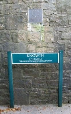 Knowth / Cnogbha Marker. Click for full size. Knowth / Cnogbha Marker image. Click for full size.