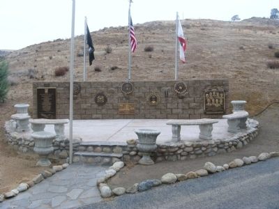 Kernville Veterans Memorial image. Click for full size.