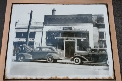 Picture of the building on the marker circa 1930's image. Click for full size.