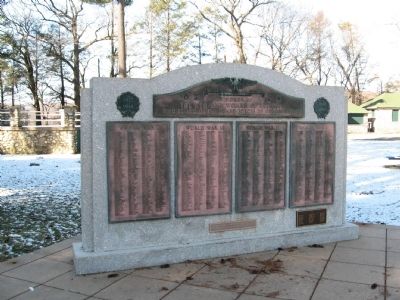 Seymour World War I – World War II Memorial image. Click for full size.
