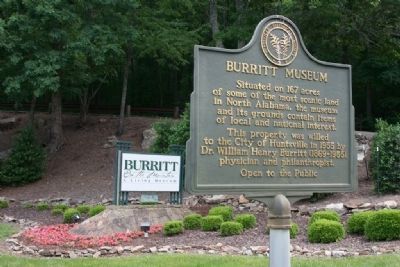 Burritt Museum Marker next to the Burritt On The Mountain Entrance image. Click for full size.
