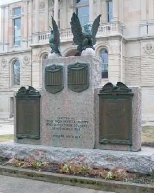 Fayette County World War Memorial image. Click for full size.