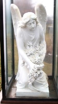 Washington Cemetery Grave Statuary. Click for full size. Washington Cemetery Grave Statuary image. Click for full size.