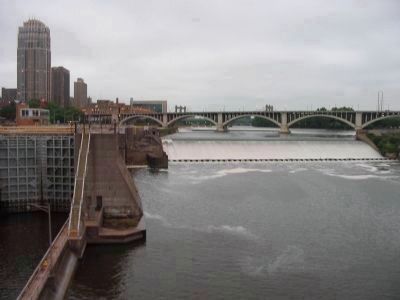 Upper Lock and the Falls. Click for full size. Upper Lock and the Falls image. Click for full size.