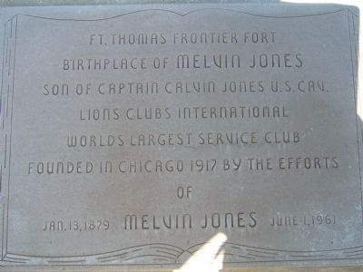 Marker to the right of the Melvin Jones International Memorial entrance. image. Click for full size.