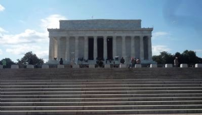 The Lincoln Memorial image. Click for full size.