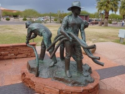 Irrigators Statue, Glendale Library, adjacent to Sahuaro Ranch image. Click for full size.