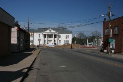 The St. Clair County Ashville Courthouse Downtown Ashville, Alabama. image. Click for full size.