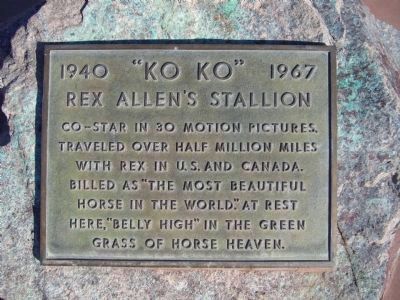 Plaque Mounted on Rock on Walkway image. Click for full size.