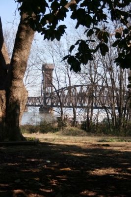 Site of the Pontoon Bridge Crossing next to the current Railroad Bridge. Click for full size. Site of the Pontoon Bridge Crossing next to the current Railroad Bridge image. Click for full size.